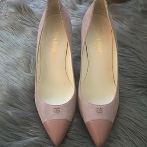 Chanel cap toe pumps suede cc logo on toe